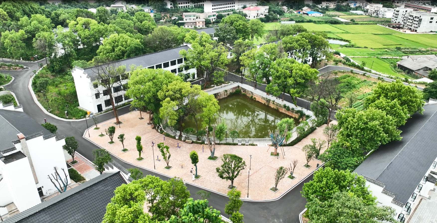 俯瞰華遠(yuǎn)康養(yǎng)中心，優(yōu)美的環(huán)境